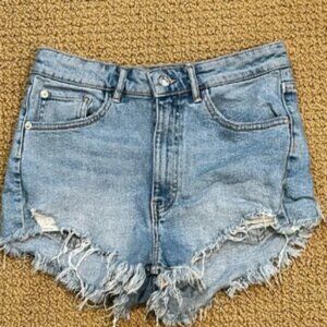 Zara Distressed Raw Edge High Waisted Denim Shortie Shorts size 4